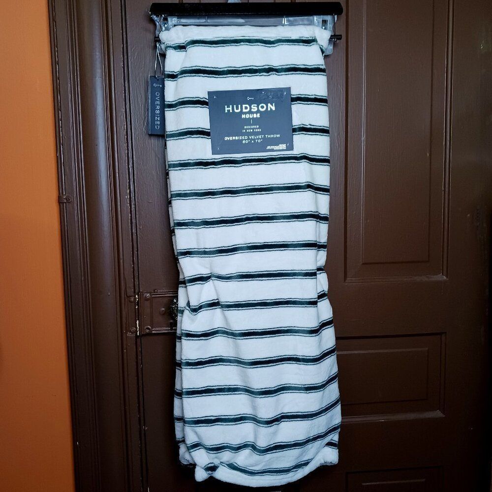 Hudson House Oversized Velvet Throw/ Blanket size 60in x 70in